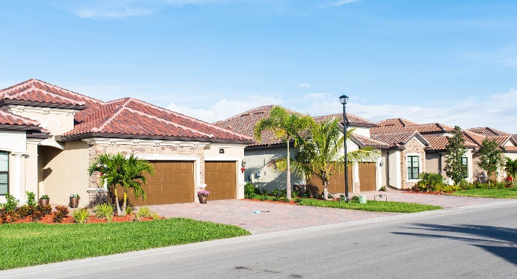 florida-golf-community-houses-background-bonita-s-2022-11-02-04-19-17-utc-2
