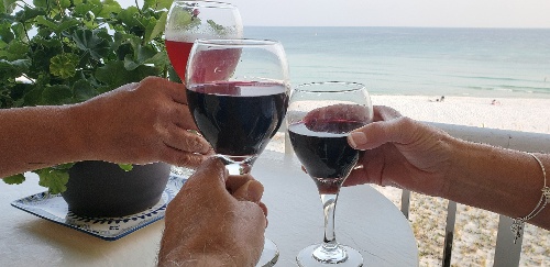 happy-hour-is-everyday-on-beach-vacation-on-deck-o-2022-11-12-10-51-06-utc-1