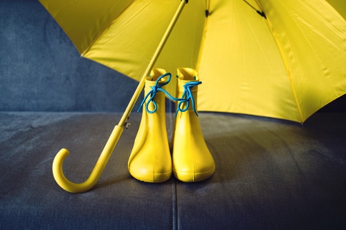 rainy-mood-outfit-for-rainy-day-blue-raincoat-y-2021-09-02-08-05-10-utc-1